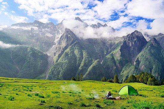 Dayara Bugyal Trek / Ali Bugyal